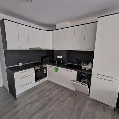 Premium 2 Bedroom Flat At Millennium 2 Apartman Szveti Vlasz