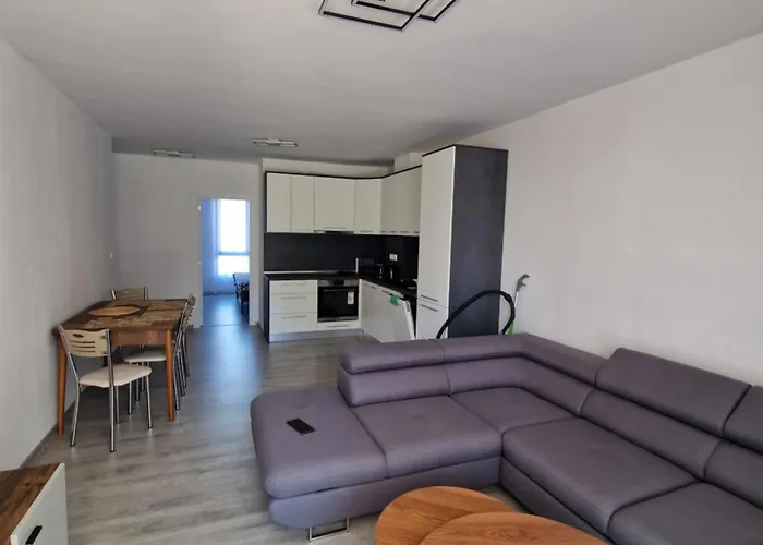 Premium 2 Bedroom Flat At Millennium 2 Apartament